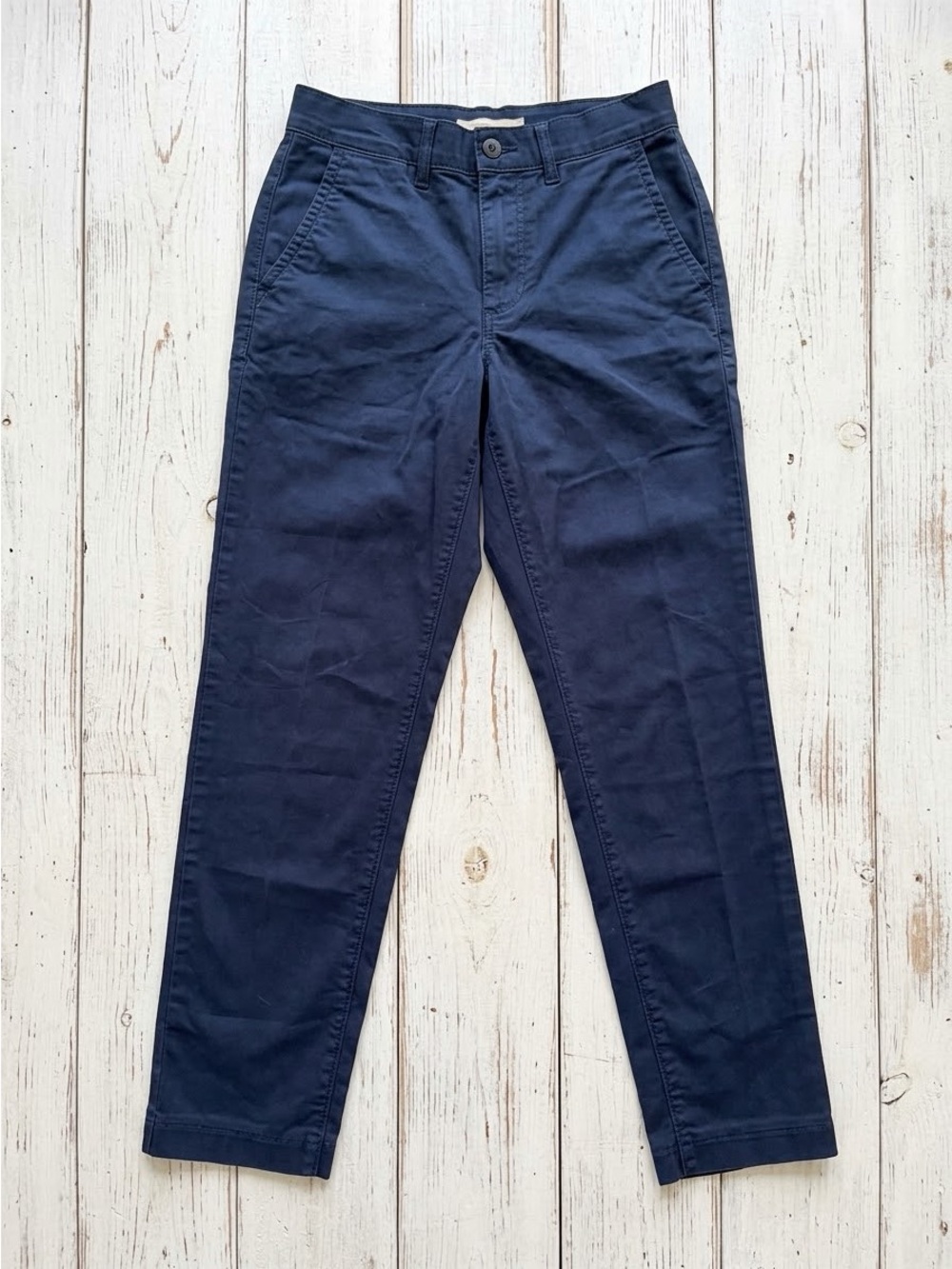 NWT Levi's Women's Essential Chino Pants Navy Blue Mid Rise Cropped Ankle W24x27